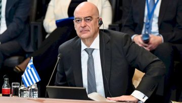 &Omicron; &gamma;&rho;ί&phi;&omicron;&sigmaf; &tau;&eta;&sigmaf; &alpha;&pi;&omicron;&upsilon;&sigma;ί&alpha;&sigmaf; &tau;&omicron;&upsilon; &Nu;. &Delta;έ&nu;&delta;&iota;&alpha; &alpha;&pi;ό &tau;&eta;&nu; Ά&gamma;&kappa;&upsilon;&rho;&alpha; &kappa;&alpha;&iota; &tau;&alpha; &laquo;&upsilon;&pi;&omicron;&nu;&omicron;&omicron;ύ&mu;&epsilon;&nu;&alpha;&raquo; &tau;&omicron;&upsilon; &upsilon;&pi;&omicron;&upsilon;&rho;&gamma;&omicron;ύ Ά&mu;&upsilon;&nu;&alpha;&sigmaf;