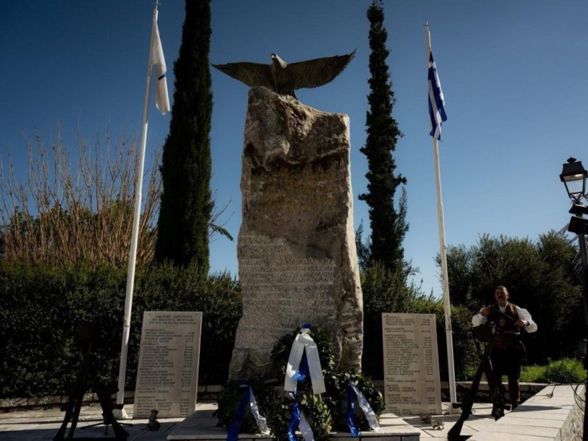 Ο ΥΦΕΘΑ Δαβάκης σε εκδήλωση μνήμης για πεσόντες Λάκωνες αεροπόρους