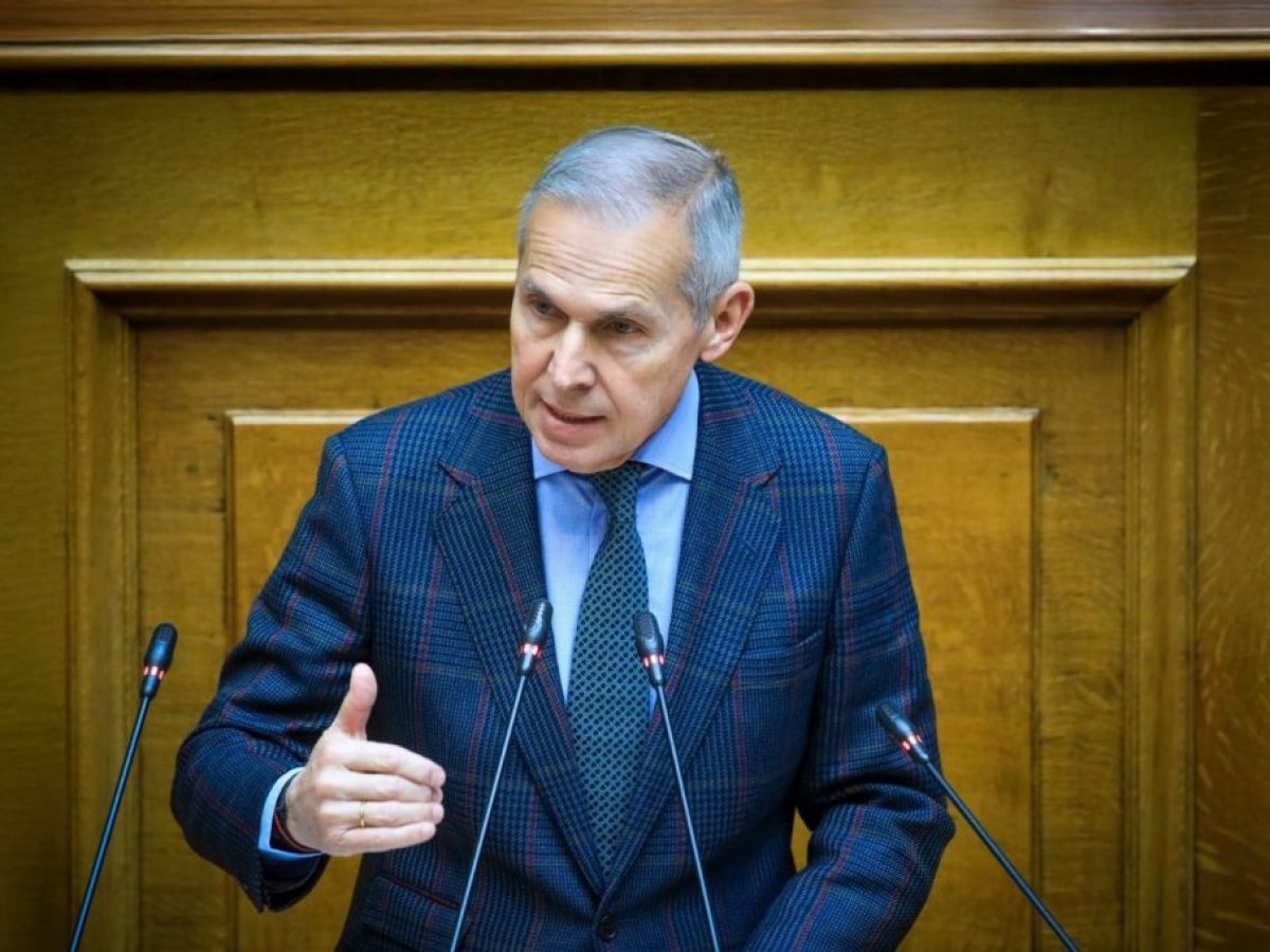 Ο Υφυπουργός Εθνικής Άμυνας Θανάσης Δαβάκης  στην Ολομέλεια της Βουλής για την Κύρωση Συμφωνίας – Πλαίσιο μεταξύ της Ελλά