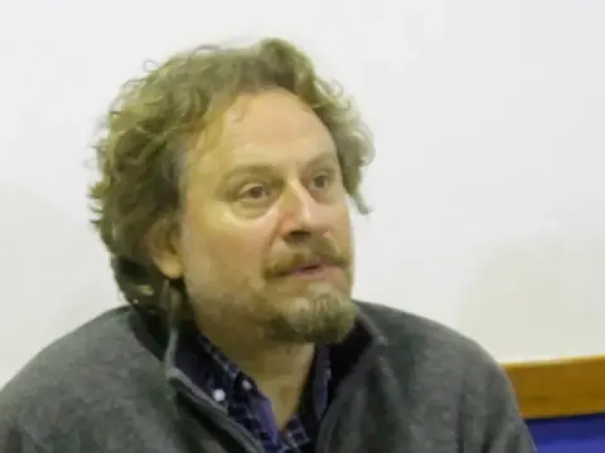 Ο Κασσελάκης διαγράφει τον Θανάση Οικονόμου από το κόμμα του: H ανάρτηση με τους προσβλητικούς χαρακτηρισμούς που οδήγησε