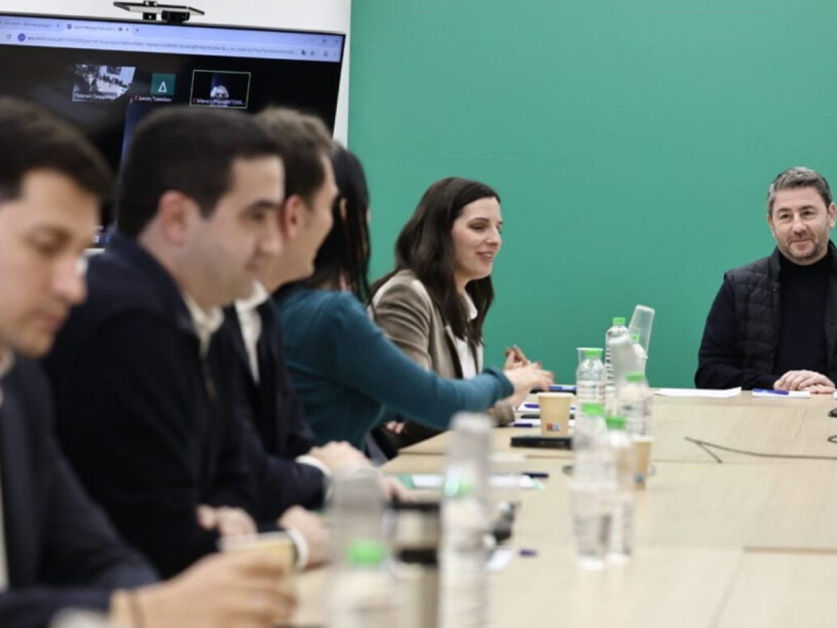 Ο Παναγόπουλος οφείλει να παραιτηθεί από τη ΓΣΕΕ, λέει το ΠΑΣΟΚ – τι απαντά ο ίδιος