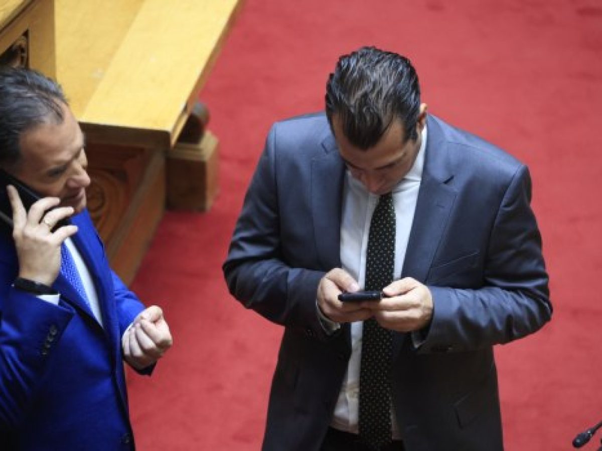 Ο Πλεύρης «χειροκροτεί» τον Γεωργιάδη στη σκιά της τραγωδίας στη Χίο