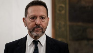 &Omicron; &Sigma;&tau;&omicron;&upsilon;&rho;&nu;ά&rho;&alpha;&sigmaf; &mu;ί&lambda;&eta;&sigma;&epsilon;, &omicron; &Tau;&sigma;ί&pi;&rho;&alpha;&sigmaf; &alpha;&pi;ά&nu;&tau;&eta;&sigma;&epsilon;, &eta; &Omicron;&mu;ά&delta;&alpha; &Alpha;&lambda;ή&theta;&epsilon;&iota;&alpha;&sigmaf; &chi;&alpha;ί&rho;&epsilon;&tau;&alpha;&iota;&hellip;