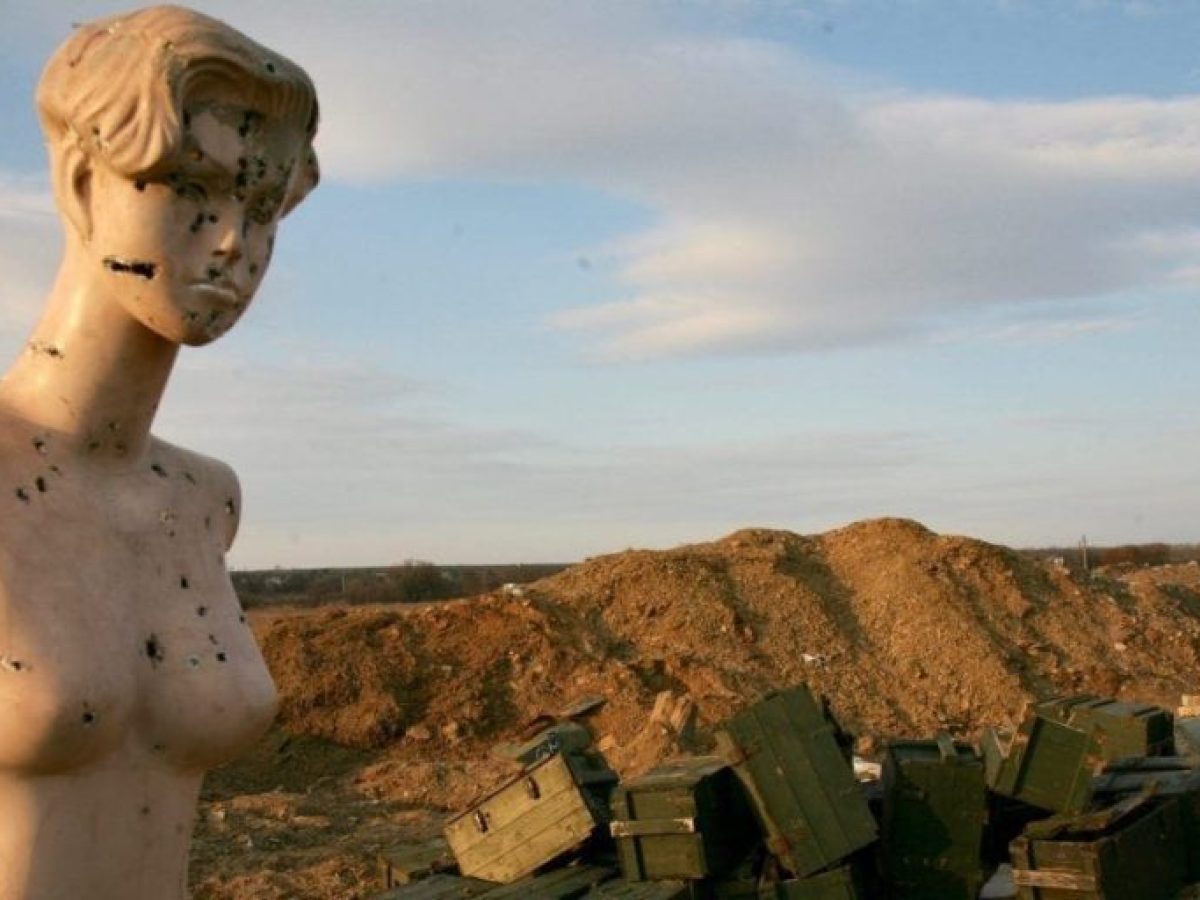 Ουκρανία: Κρεατομηχανή στα χαρακώματα του μετώπου