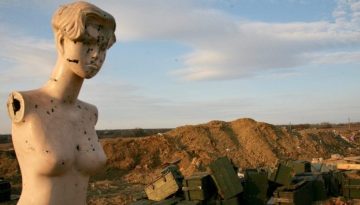 Ουκρανία: Κρεατομηχανή στα χαρακώματα του μετώπου