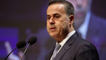 &Pi;&alpha;&pi;&alpha;&sigma;&tau;&alpha;ύ&rho;&omicron;&upsilon;: &Tau;&eta;&nu; &epsilon;&pi;ό&mu;&epsilon;&nu;&eta; &epsilon;&beta;&delta;&omicron;&mu;ά&delta;&alpha; &omicron;&iota; &upsilon;&pi;&omicron;&gamma;&rho;&alpha;&phi;έ&sigmaf; &mu;&epsilon; &tau;&eta; Chevron