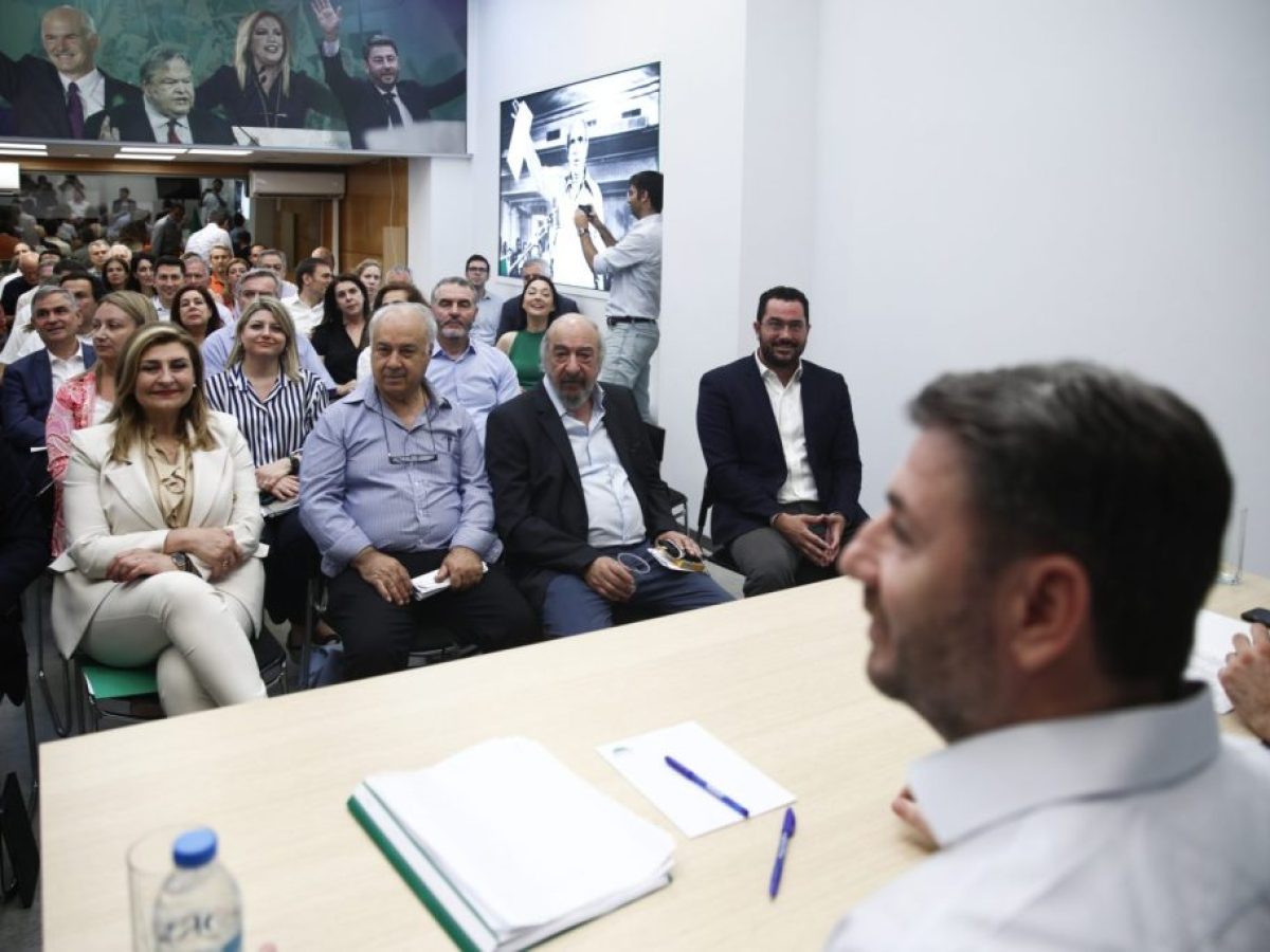 ΠαΣοΚ: Η διαγραφή Παρασκευαΐδη και η επιστολή της Ν.Ε. Λέσβου