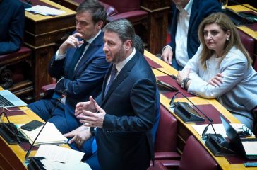 pasok-se-diataxi-machis-gia