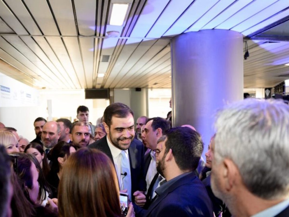 Παύλος Μαρινάκης: Πλήθος κόσμου και γνωστοί πολιτικοί στα εγκαίνια του πολιτικού γραφείου του κυβερνητικού εκπροσώπου