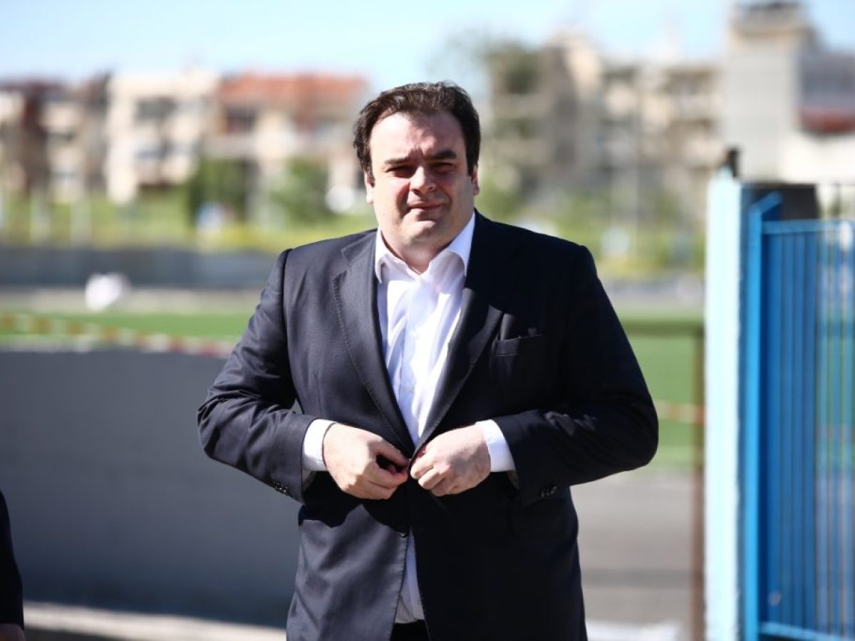 Πιερρακάκης: Πρώτη φορά σε Eurogrοup υπουργός Οικονομικών του Καναδά