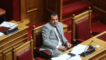 Πλεύρης: «Ανάκληση άδειας διαμονής και απέλαση μεταναστών που λειτουργούν παράνομα τζαμιά»