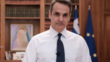 &Pi;&omicron;&lambda;&iota;&tau;&iota;&kappa;έ&sigmaf; &Alpha;&pi;ό&kappa;&rho;&iota;&epsilon;&sigmaf;: &Eta; &kappa;&upsilon;&beta;έ&rho;&nu;&eta;&sigma;&eta;&hellip; &pi;&epsilon;&tau;ά &chi;&alpha;&rho;&tau;&alpha;&epsilon;&tau;ό, &eta; &alpha;&nu;&tau;&iota;&pi;&omicron;&lambda;ί&tau;&epsilon;&upsilon;&sigma;&eta; &theta;&upsilon;&mu;ί&zeta;&epsilon;&iota; &laquo;&Kappa;&alpha;&rho;&nu;ά&beta;&alpha;&lambda;&omicron;&raquo;