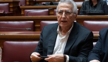 &Pi;ό&rho;&iota;&sigma;&mu;&alpha;-&beta;ό&mu;&beta;&alpha; &gamma;&iota;&alpha; &Pi;&alpha;&nu;&alpha;&gamma;ό&pi;&omicron;&upsilon;&lambda;&omicron;: &Delta;&epsilon;&sigma;&mu;&epsilon;ύ&tau;&eta;&kappa;&alpha;&nu; &pi;&epsilon;&rho;&iota;&omicron;&upsilon;&sigma;ί&epsilon;&sigmaf; &ndash; &Sigma;&tau;&omicron; &laquo;&kappa;ά&delta;&rho;&omicron;&raquo; &gamma;.&gamma;. &upsilon;&pi;&omicron;&upsilon;&rho;&gamma;&epsilon;ί&omicron;&upsilon; &kappa;&alpha;&iota; &delta;&eta;&mu;&omicron;&sigma;&iota;&omicron;&gamma;&rho;ά&phi;&omicron;&sigmaf; &tau;&eta;&sigmaf; &Epsilon;&Rho;&Tau;