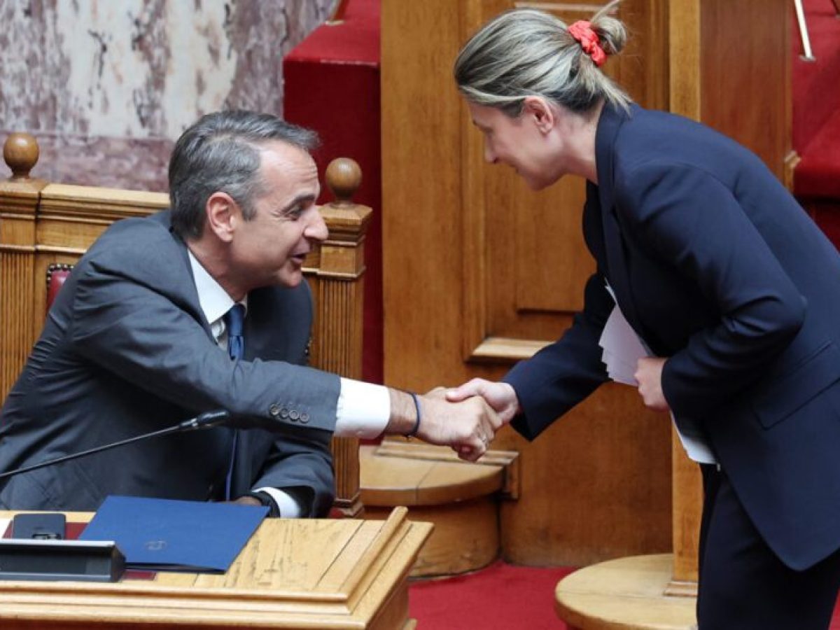 Πρωθυπουργικό «άδειασμα» στην Αλεξοπούλου