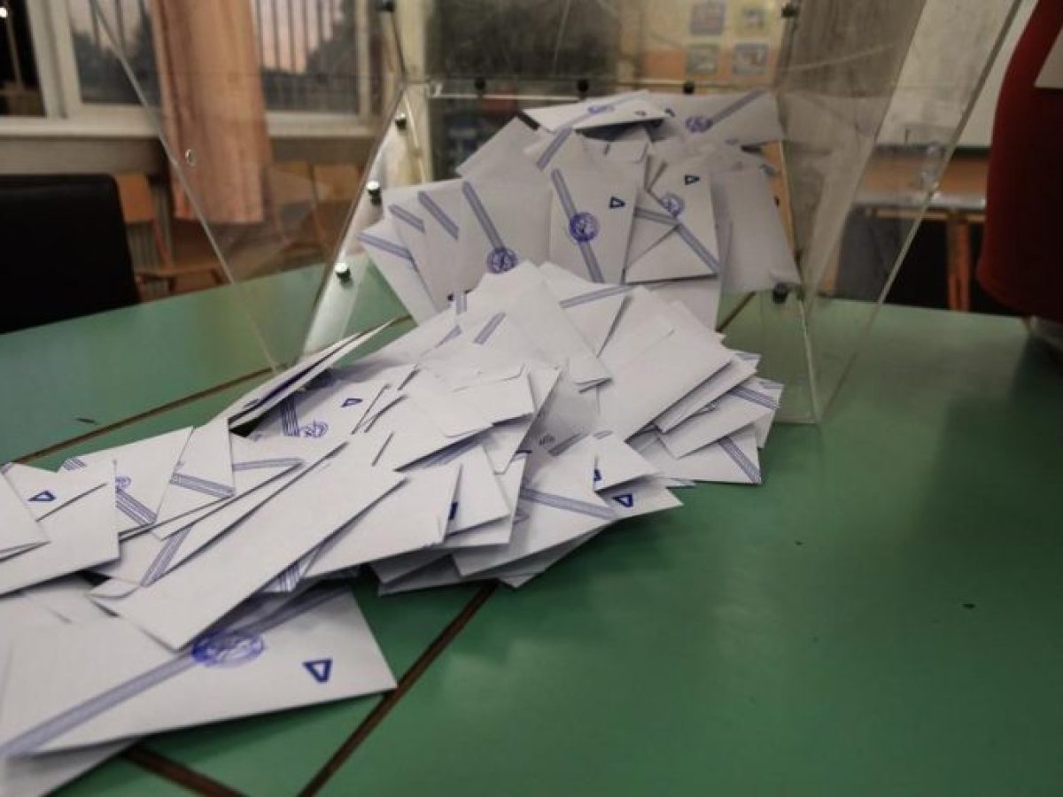 Ψήφος αποδήμων: Οι δύο περίεργες προβλέψεις του σχεδίου νόμου