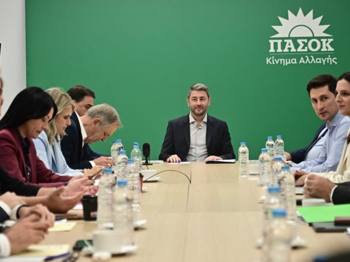 ΠΑΣΟΚ: Στασιμότητα χωρίς δυναμική – Το 2025 ως χαμένη δημοσκοπική χρονιά