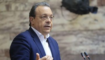 Σ. Φάμελλος: «Η Κυβέρνηση ξεπληρώνει γραμμάτια στα μεγάλα συμφέροντα και στην εργοδοσία»