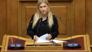 Σ. Βολουδάκη (υφυπουργός Μετανάστευσης): Το λιμενικό, πολλές φορές, λειτουργεί σε συνθήκες πολέμου