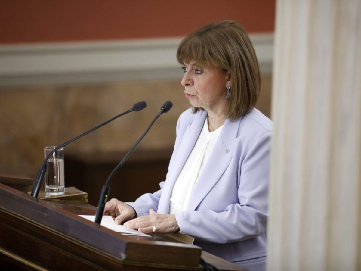 Σακελλαροπούλου: «Η Ελένη Γλύκατζη – Αρβελέρ επιβλήθηκε με τη λάμψη της στην ανδροκρατούμενη γαλλική ακαδημαϊκή»