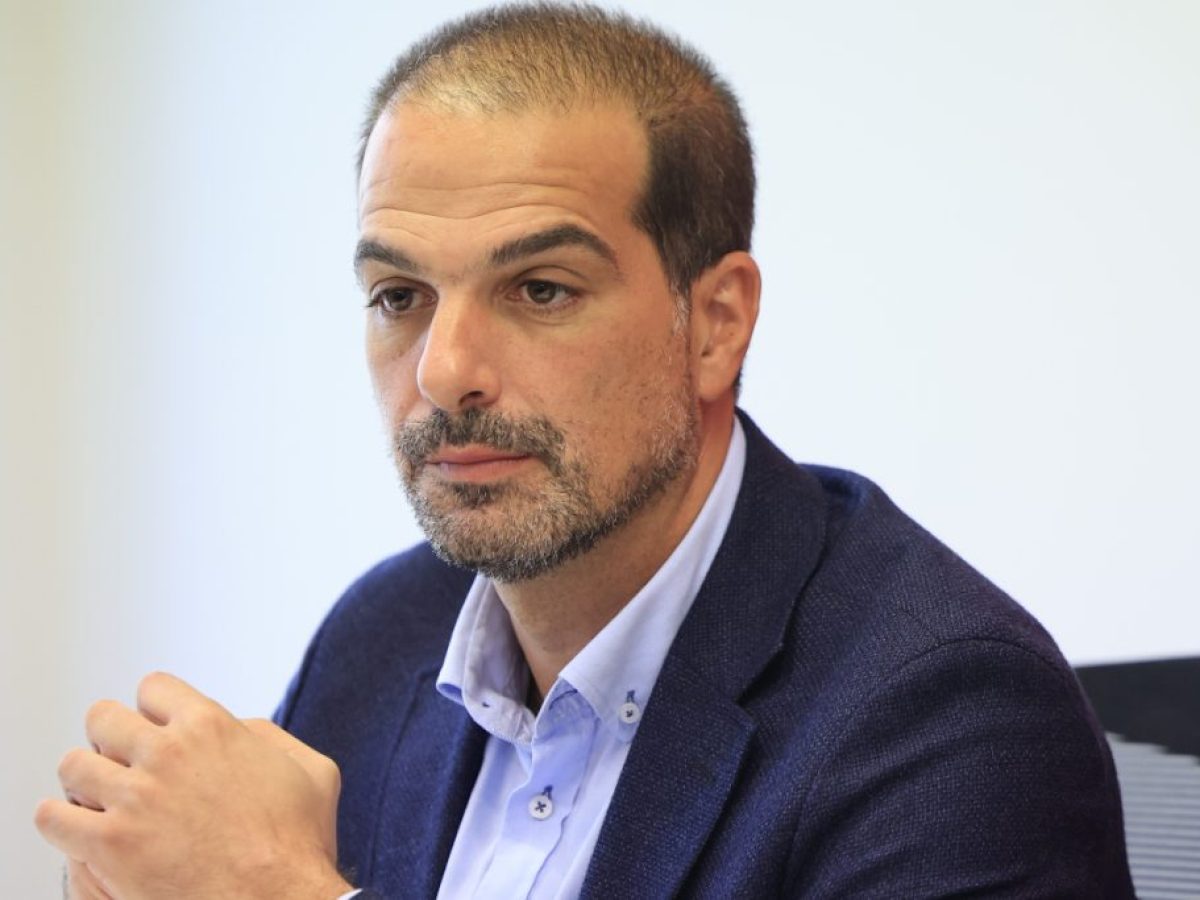 Σακκελαρίδης: Ο «ανεξάρτητος» Στουρνάρας υπέβαλε τα σέβη του στο σύστημα Μητσοτάκη