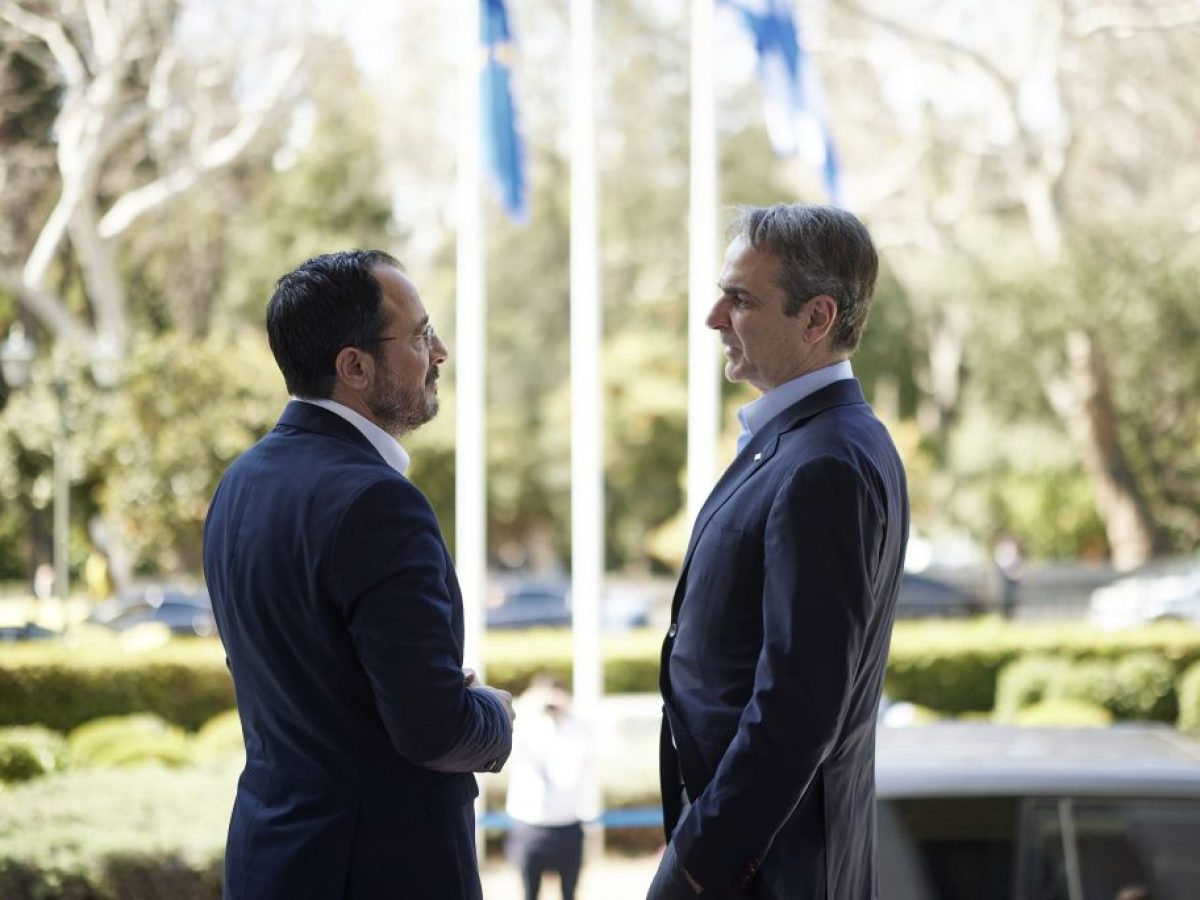Σε ανοιχτή γραμμή Αθήνα – Λευκωσία πριν το τετ α τετ Μητσοτάκη – Ερντογάν