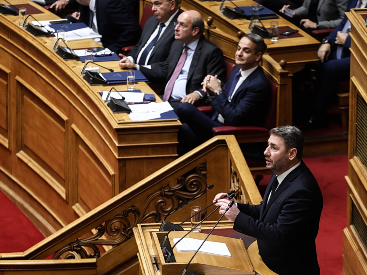 Σύγκρουση Μητσοτάκη – Ανδρουλάκη στη σκιά της απόφασης για τις υποκλοπές