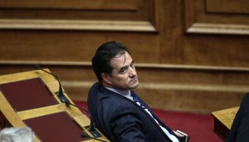 Συκοφαντικές επιθέσεις Άδωνι σε Αποστολόπουλο – «Η λάσπη είναι το επάγγελμα σου» απαντά ο διασώστης