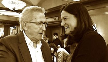 Σηκώνεις Παναγόπουλο, βρίσκεις στη μπόχα υπουργούς…