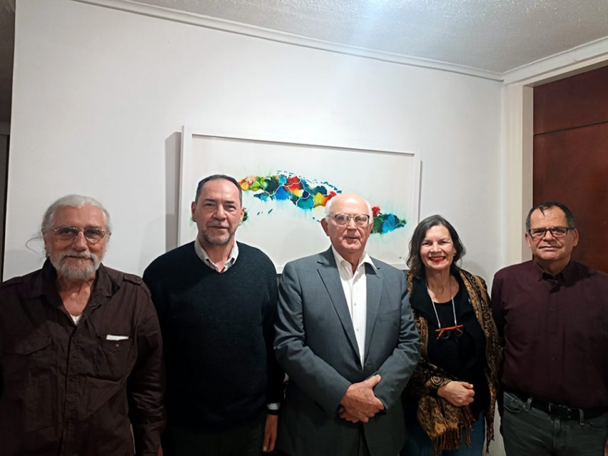 &Sigma;&upsilon;&nu;ά&nu;&tau;&eta;&sigma;&eta; &alpha;&nu;&tau;&iota;&pi;&rho;&omicron;&sigma;&omega;&pi;&epsilon;ί&alpha;&sigmaf; &tau;&eta;&sigmaf; &Kappa;&omicron;&mu;&mu;&omicron;&upsilon;&nu;&iota;&sigma;&tau;&iota;&kappa;ή&sigmaf; &Alpha;&pi;&epsilon;&lambda;&epsilon;&upsilon;&theta;έ&rho;&omega;&sigma;&eta;&sigmaf; &mu;&epsilon; &tau;&omicron;&nu; &Pi;&rho;έ&sigma;&beta;&eta; &tau;&eta;&sigmaf; &Kappa;&omicron;ύ&beta;&alpha;&sigmaf;- &Nu;&alpha; &delta;&upsilon;&nu;&alpha;&mu;ώ&sigma;&epsilon;&iota; &eta; &delta;&iota;&epsilon;&theta;&nu;&iota;&sigma;&tau;&iota;&kappa;ή &alpha;&lambda;&lambda;&eta;&lambda;&epsilon;&gamma;&gamma;ύ&eta;