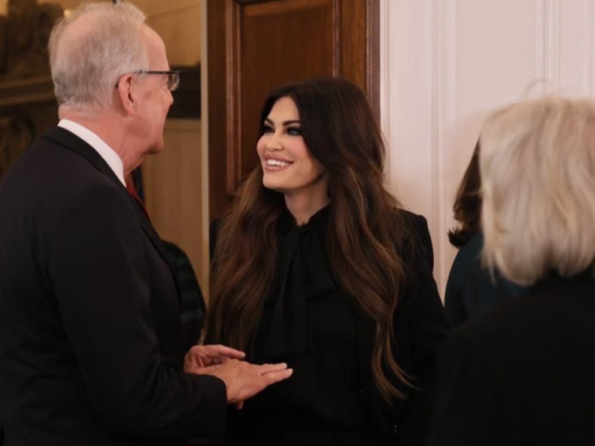 Συνάντηση Κίμπερλι Γκίλφοϊλ με Αμερικανούς Γερουσιαστές – «Συζητήσαμε για τη δύναμη των σχέσεων ΗΠΑ-Ελλάδας»