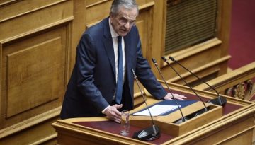 &Sigma;&upsilon;&nu;ά&nu;&tau;&eta;&sigma;&eta; &Sigma;&alpha;&mu;&alpha;&rho;ά &mu;&epsilon; &tau;&omicron;&nu; &Pi;&rho;ό&epsilon;&delta;&rho;&omicron; &tau;&eta;&sigmaf; &Delta;&eta;&mu;&omicron;&kappa;&rho;&alpha;&tau;ί&alpha;&sigmaf; &tau;&eta;&nu; &epsilon;&rho;&chi;ό&mu;&epsilon;&nu;&eta; &epsilon;&beta;&delta;&omicron;&mu;ά&delta;&alpha;