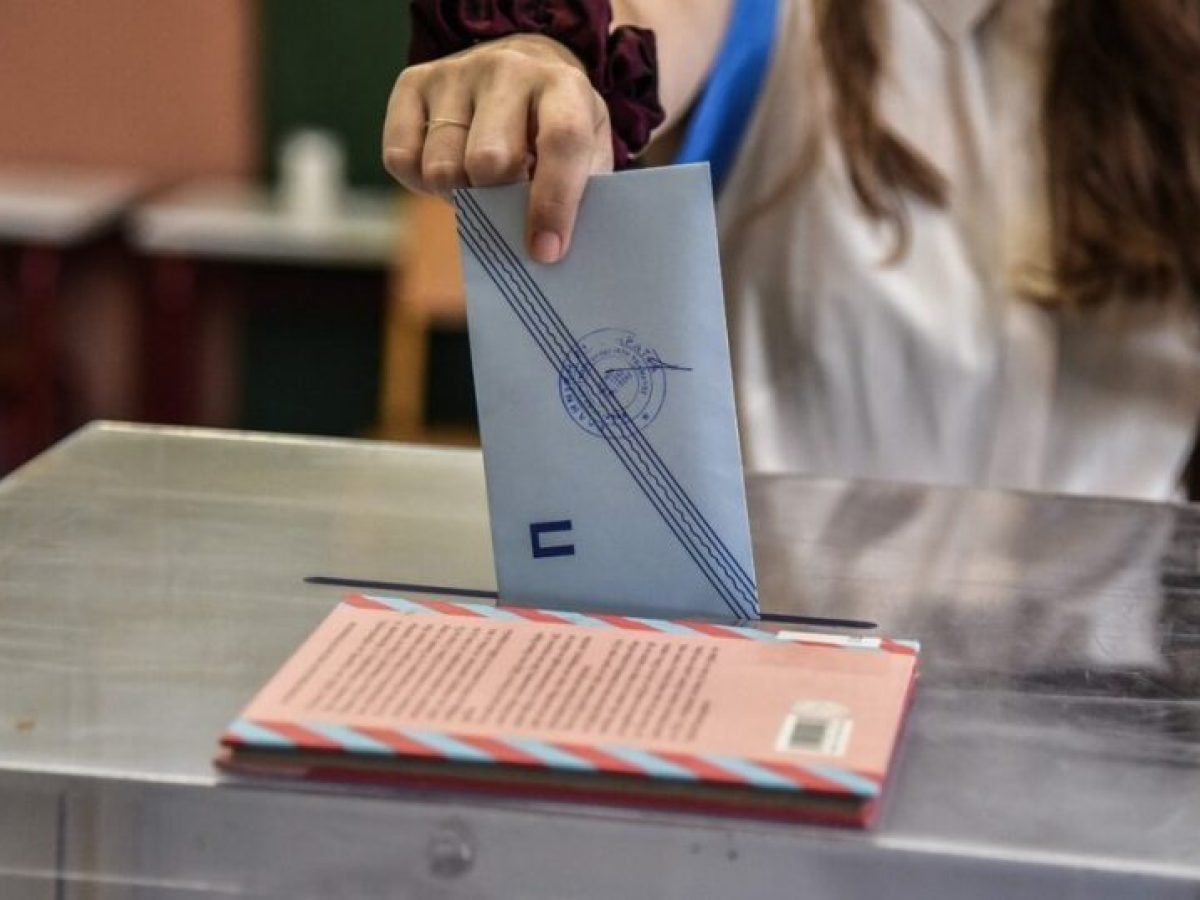 Συνεχίζονται οι χαμηλές δημοσκοπικές πτήσεις για τη ΝΔ