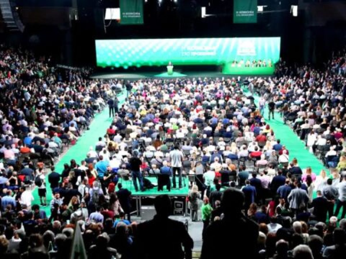 Συνέδριο ΠΑΣΟΚ: Σενάρια για αλλαγή του τρόπου εκλογής της ηγεσίας – Αιτία πολέμου για την παπανδρεϊκή πλευρά