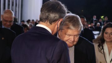 Συνταγματική Αναθεώρηση: Όχι από αντιπολίτευση στις προτάσεις Μητσοτάκη, βλέπει σκοπιμότητες – Η ένσταση Βενιζέλου 
