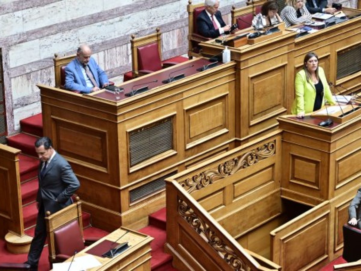Συντηρεί την κόντρα με τον Γεωργιάδη η Κωνσταντοπούλου και φτάνει μέχρι τον Χρυσοχοΐδη