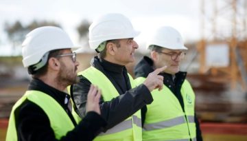 &Sigma;&Upsilon;&Rho;&Iota;&Zeta;&Alpha;: &Epsilon;&mu;&pi;&alpha;&iota;&gamma;&mu;ό&sigmaf; &kappa;&alpha;&iota; &alpha;&nu;&epsilon;&pi;ά&rho;&kappa;&epsilon;&iota;&alpha; &Mu;&eta;&tau;&sigma;&omicron;&tau;ά&kappa;&eta; &sigma;&tau;&omicron;&nu; Έ&beta;&rho;&omicron;
