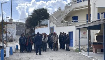 &Sigma;&Upsilon;&Rho;&Iota;&Zeta;&Alpha;: &Kappa;ά&theta;&epsilon; &epsilon;&beta;&delta;&omicron;&mu;ά&delta;&alpha; &kappa;&alpha;&iota; &mu;&iota;&alpha; &tau;&rho;&alpha;&gamma;&omega;&delta;ί&alpha; &sigma;&tau;&iota;&sigmaf; &theta;ά&lambda;&alpha;&sigma;&sigma;&epsilon;&sigmaf; &ndash; &Eta; &kappa;&upsilon;&beta;έ&rho;&nu;&eta;&sigma;&eta; &omicron;&phi;&epsilon;ί&lambda;&epsilon;&iota; &nu;&alpha; &alpha;&pi;&alpha;&nu;&tau;ή&sigma;&epsilon;&iota;