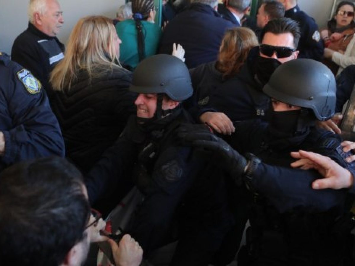 ΣΥΡΙΖΑ: ΜΑΤ και ΟΠΚΕ σε ρόλο σωματοφυλάκων του Γεωργιάδη στο Γ. Κ. Νίκαιας – Ερώτηση στον Χρυσοχοΐδη