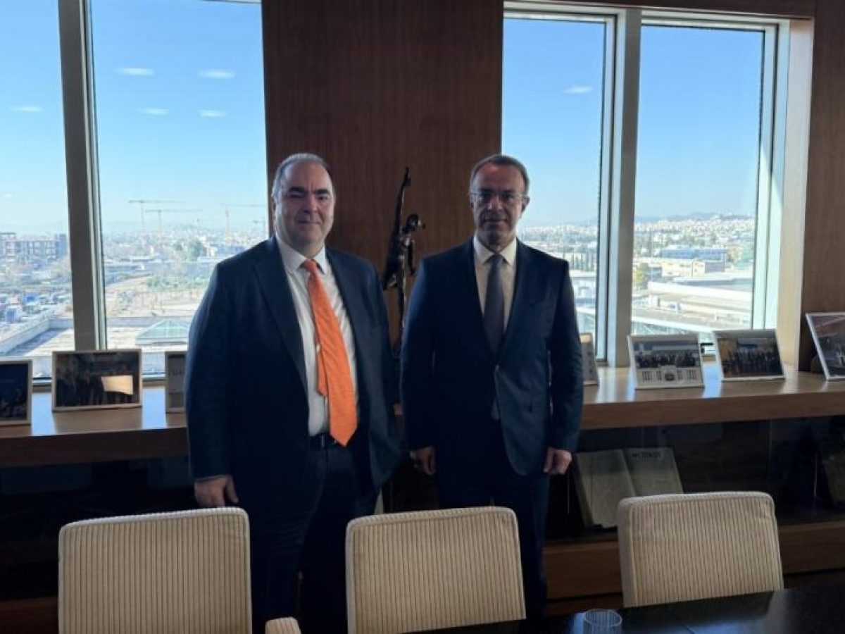 Σταϊκούρας: Συνάντηση εργασίας στο Χρηματιστήριο Αθηνών (Photos)