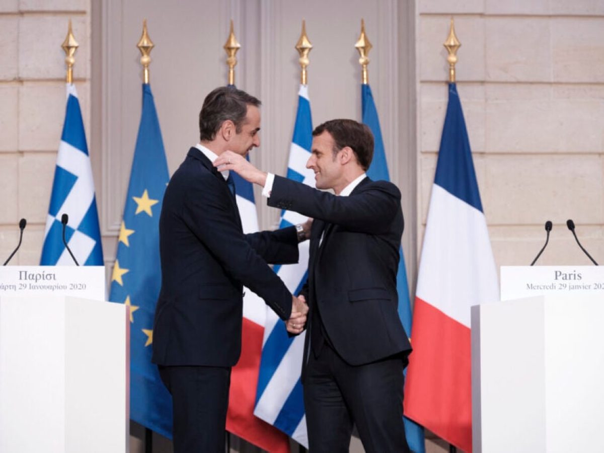 &Sigma;&tau;&eta;&nu; &Alpha;&theta;ή&nu;&alpha; &omicron; &Mu;&alpha;&kappa;&rho;ό&nu; &gamma;&iota;&alpha; &tau;&eta;&nu; &epsilon;&pi;&iota;&sigma;&phi;&rho;ά&gamma;&iota;&sigma;&eta; &tau;&eta;&sigmaf; &alpha;&nu;&alpha;&nu;έ&omega;&sigma;&eta;&sigmaf; &tau;&omicron;&upsilon; &laquo;&Epsilon;&lambda;&lambda;ά&delta;&alpha;-&Gamma;&alpha;&lambda;&lambda;ί&alpha;-&Sigma;&upsilon;&mu;&mu;&alpha;&chi;ί&alpha;&raquo;