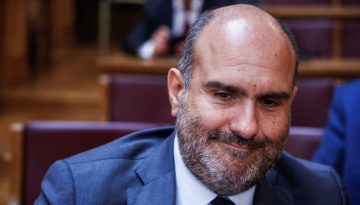 Στην Επιτροπή Δεοντολογίας της Βουλής το αίτημα για άρση ασυλίας του Δ. Μαρκόπουλου μετά από καταγγελία Κασσελάκη