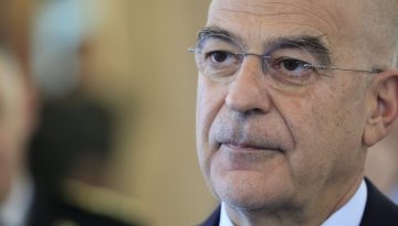 Στην τελετή αποκαλυπτηρίων του ανδριάντα του Ιωάννη Καποδίστρια στην Αργυρούπολη ο Ν. Δένδιας