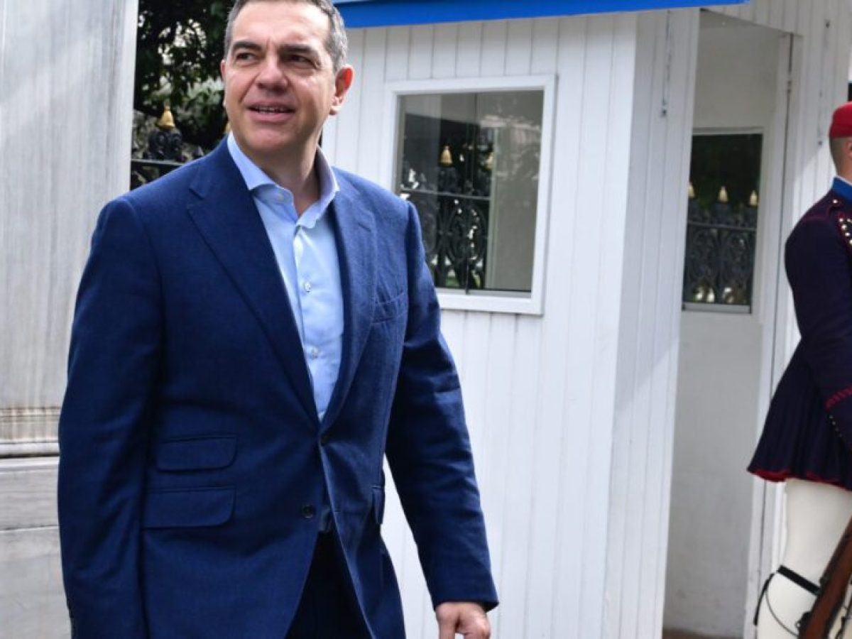 Στο Προεδρικό Μέγαρο ο Τσίπρας – Συνάντηση με Τασούλα