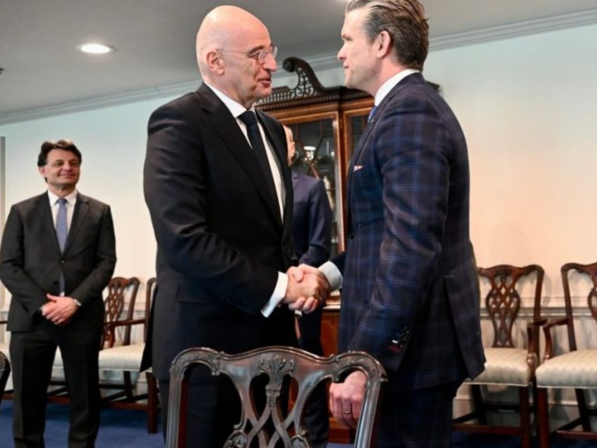 Στρατηγικό άνοιγμα Αθήνας – Ουάσιγκτον: Πρόσκληση Δένδια σε Χέγκσεθ και μήνυμα εμβάθυνσης της συμμαχίας