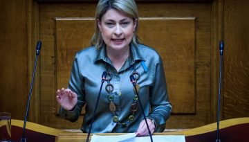 &Tau;&alpha; &laquo;έ&pi;&eta;&raquo; &tau;&eta;&sigmaf; &Alpha;&lambda;&epsilon;&xi;&omicron;&pi;&omicron;ύ&lambda;&omicron;&upsilon;: &Alpha;&pi;ό &tau;&eta;&nu; &Pi;ό&rho;&sigma;&epsilon; &sigma;&tau;&omicron;&nu; &laquo;&Alpha;&nu;&theta;έ&lambda;&lambda;&eta;&nu;&alpha; &Sigma;&alpha;&mu;&alpha;&rho;ά&raquo;