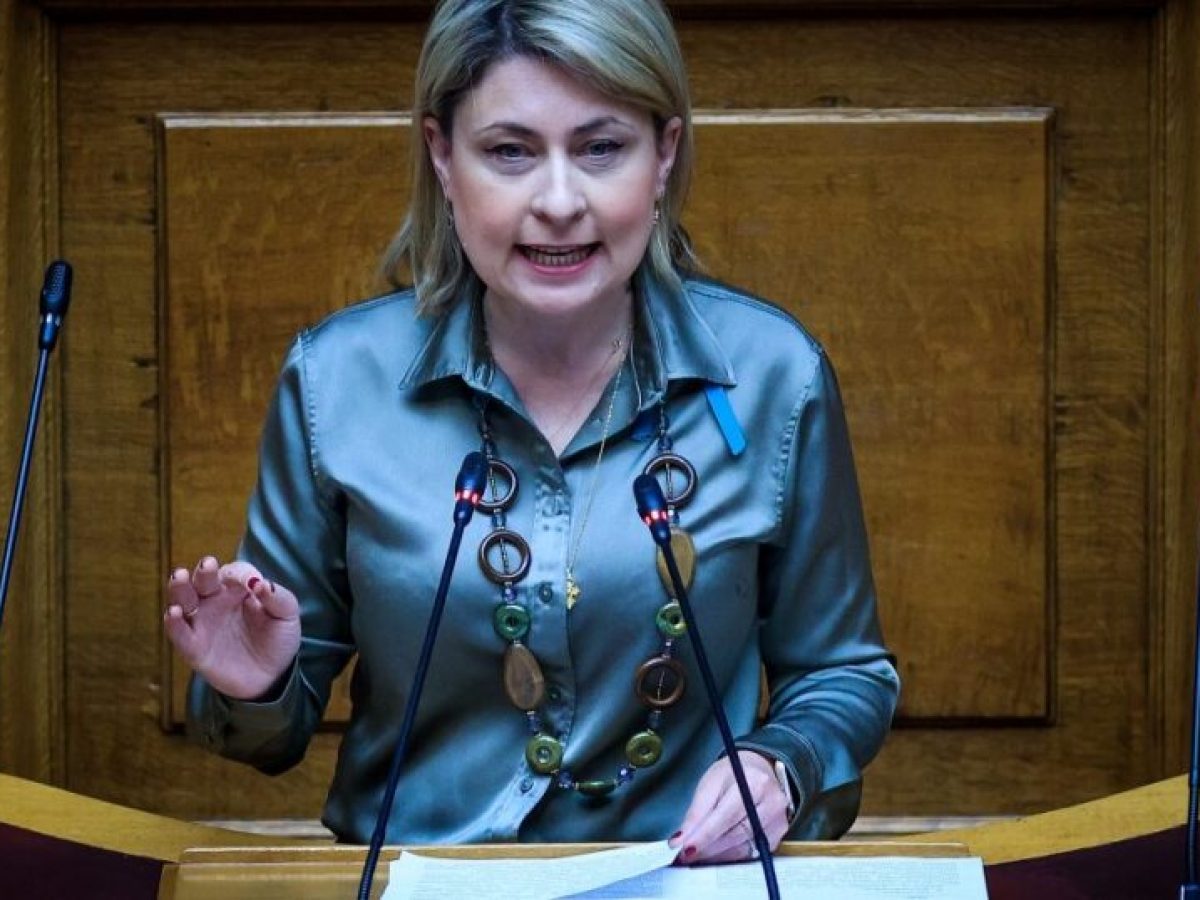 Τα «έπη» της Αλεξοπούλου: Από την Πόρσε στον «Ανθέλληνα Σαμαρά»