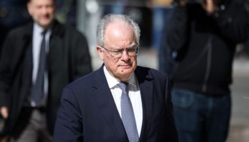 &Tau;&alpha;&sigma;&omicron;ύ&lambda;&alpha;&sigmaf; &gamma;&iota;&alpha; &Epsilon;&lambda;έ&nu;&eta; &Gamma;&lambda;ύ&kappa;&alpha;&tau;&zeta;&eta;-&Alpha;&rho;&beta;&epsilon;&lambda;έ&rho;: &Nu;ί&kappa;&eta;&sigma;&epsilon; &tau;&omicron;&nu; &chi;&rho;ό&nu;&omicron; &mu;&epsilon; ό&lambda;&omicron;&upsilon;&sigmaf; &tau;&omicron;&upsilon;&sigmaf; &tau;&rho;ό&pi;&omicron;&upsilon;&sigmaf; &kappa;&alpha;&iota; &sigma;&epsilon; ό&lambda;&alpha; &tau;&alpha; &alpha;&lambda;ώ&nu;&iota;&alpha;