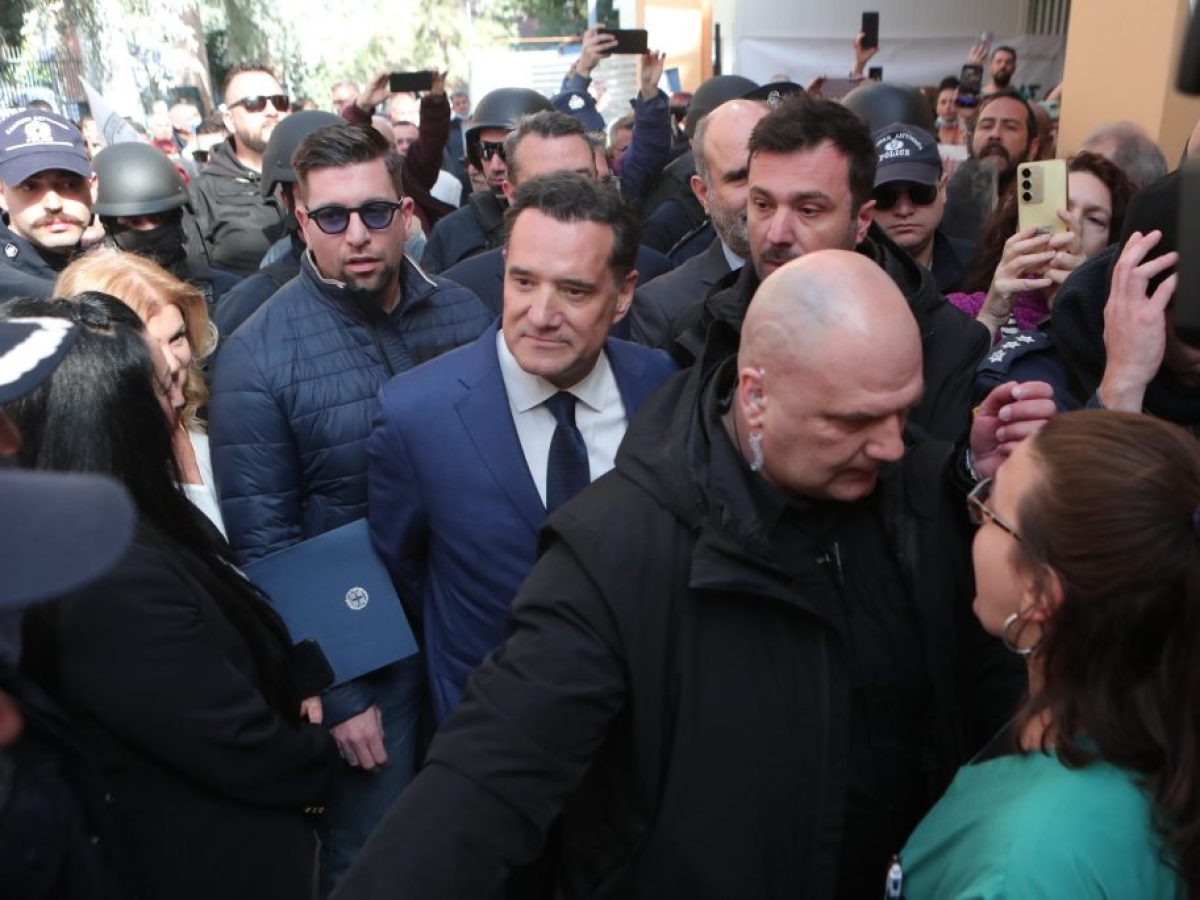 «Θλιβερός πρωταγωνιστής ο Άδωνις Γεωργιάδης σκηνικών αστυνομικής βίας εναντίον γιατρών», τονίζει ο ΣΥΡΙΖΑ