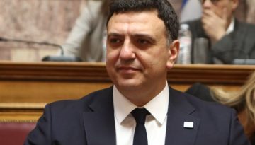 &Tau;&iota; &epsilon;ί&pi;&epsilon; &omicron; &Kappa;&iota;&kappa;ί&lambda;&iota;&alpha;&sigmaf; &sigma;&tau;&eta; &Beta;&omicron;&upsilon;&lambda;ή &gamma;&iota;&alpha; &tau;&eta;&nu; &tau;&rho;&alpha;&gamma;&omega;&delta;ί&alpha; &tau;&eta;&sigmaf; &Chi;ί&omicron;&upsilon; &ndash; &laquo;&Beta;&omicron;&lambda;έ&sigmaf;&raquo; &alpha;&pi;ό &tau;&eta;&nu; &alpha;&nu;&tau;&iota;&pi;&omicron;&lambda;ί&tau;&epsilon;&upsilon;&sigma;&eta;