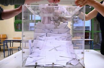 ti.-martiroun-ta-evrimata-ton